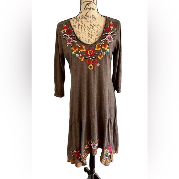 Johnny Was Gray embroidered Floral Shift Dress 3/4 Sleeve Boho V Neck Med Defect - Picture 14 of 16